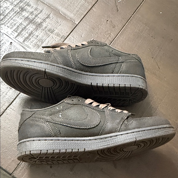 Jordan 1 low Travis Scott velvet brown Nike Men's Sneakers - Picture 9 of 11
